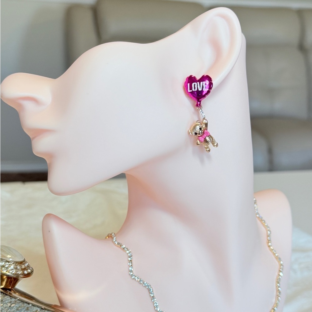 ⚜️ Heart-Shaped Pink Love Earrings